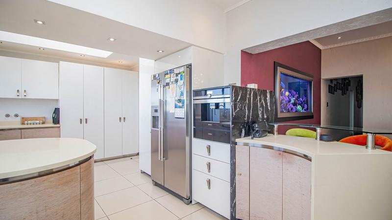 6 Bedroom Property for Sale in Dana Bay Western Cape